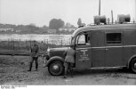 Bundesarchiv_Bild_101I-036-0175-16,_Oberrheinfront,_Lautsprecherwagen.jpg